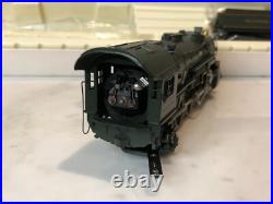 Rivarossi HO Scale Baltimore & Ohio Locomotive Engine / Passenger Cars Set 1540 Rivarossi HO Scale Baltimore & Ohio Locomotive Engine / Passenger Cars Set 1540