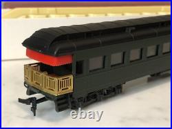 Rivarossi HO Scale Baltimore & Ohio Locomotive Engine / Passenger Cars Set 1540 Rivarossi HO Scale Baltimore & Ohio Locomotive Engine / Passenger Cars Set 1540