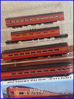 SOUTHERN PACIFIC DAYLIGHT 8 Car PASSENGER Set withINTERIORS MTH HO Scale NEW OOP
