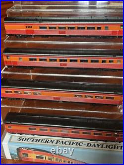 SOUTHERN PACIFIC LINES / EARLY DAYLIGHT 8 Car PASSENGER Set MTH HO Scale NEW OOP