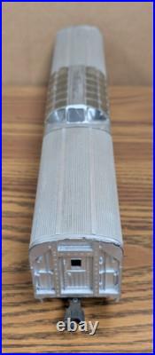Set of (4) Lionel 2531-2534 Silver Series Aluminum Passenger Car Set Postwar Set of (4) Lionel 2531-2534 Silver Series Aluminum Passenger Car Set Postwar
