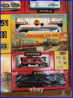 Tyco HO Santa Fe Streamline Passenger Set Dual Lighted Observation Coach Tavern