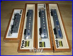 Tyco Streamline Amtrac Passenger Cars Set of 3 with Working Lights