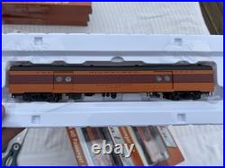 Walthers HO Milwaukee Road Hiawatha 9-Car Passenger Set (LN BOXED)