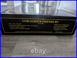 Weaver gold edition 5 car aluminum passenger set-southern pacific, NIB