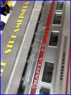 Williams Santa Fe Super Chief 72' 6-Car Streamlined Passenger Set O-Gauge