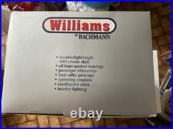 Williams by Bachmann 43161 Southern 72' Streamliner 4-Car Passenger Set O-Gauge