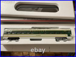 Williams by Bachmann 43161 Southern 72' Streamliner 4-Car Passenger Set O-Gauge