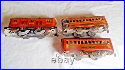 Winner Prewar Tinplate 1030 Engine with1011&1019 Passenger Cars Train Set -Used